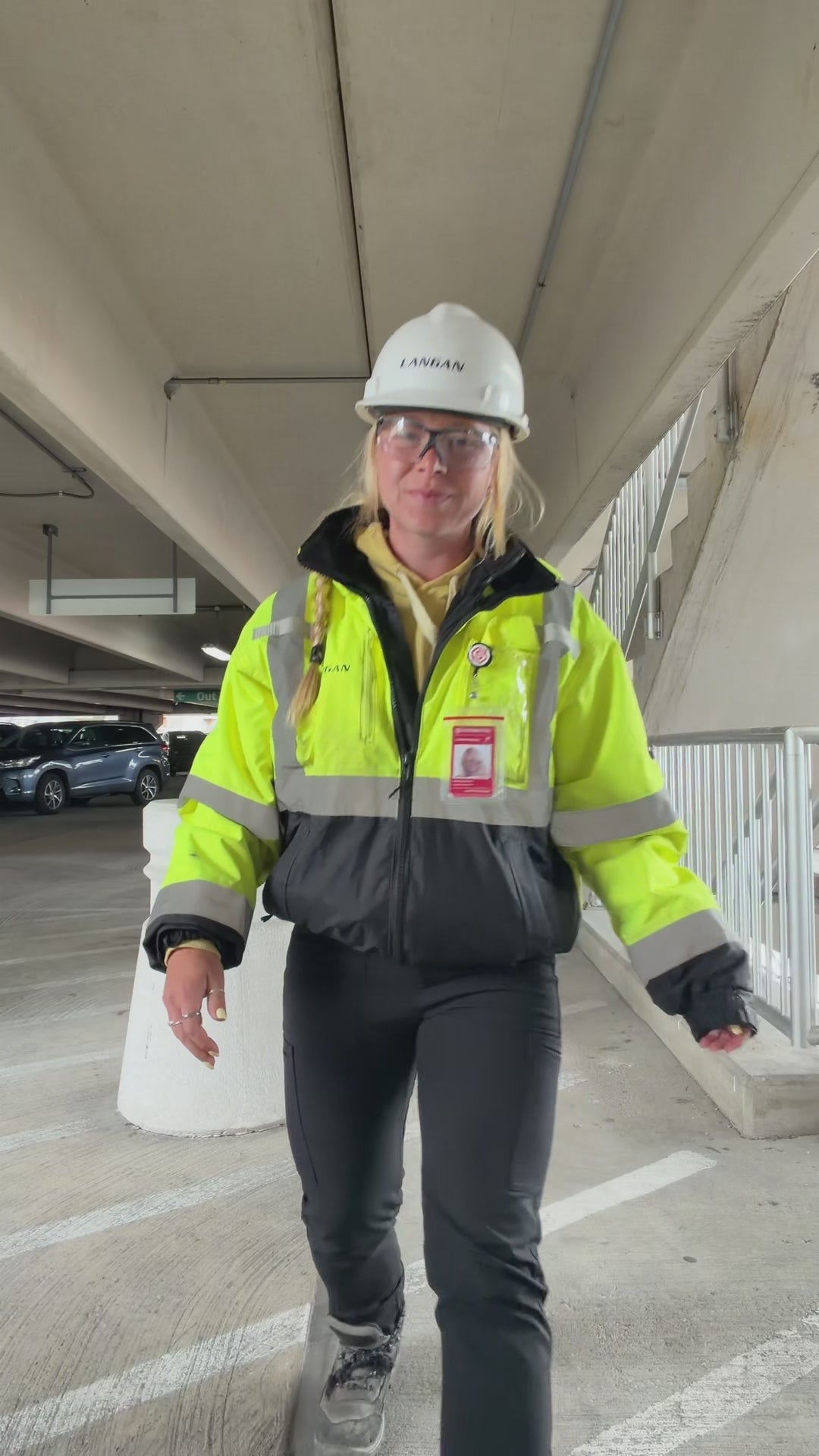 Load video: THE EDITH PANT
